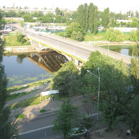 Apartment on Livoberezna metro station Kiev Esterno foto
