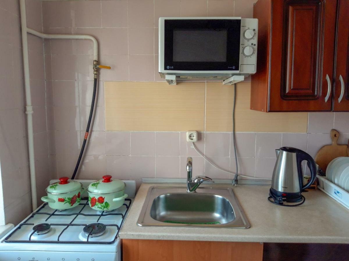 Apartment on Livoberezna metro station Kiev Esterno foto