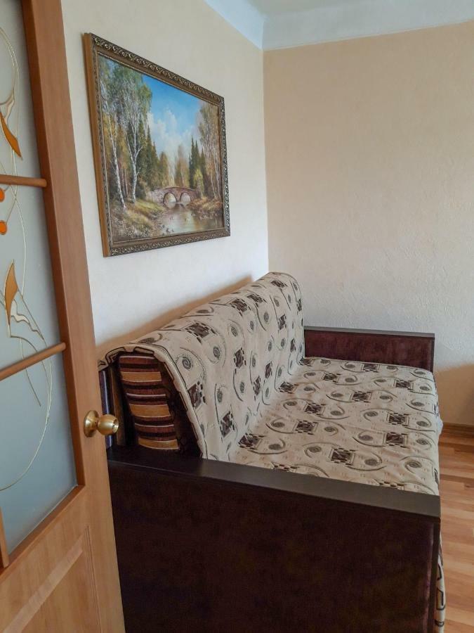 Apartment on Livoberezna metro station Kiev Esterno foto